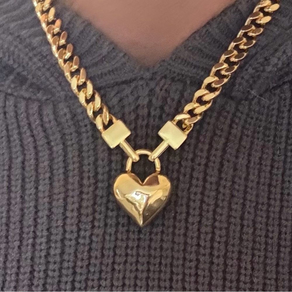 Elegant Gold Heart Pendant Necklace